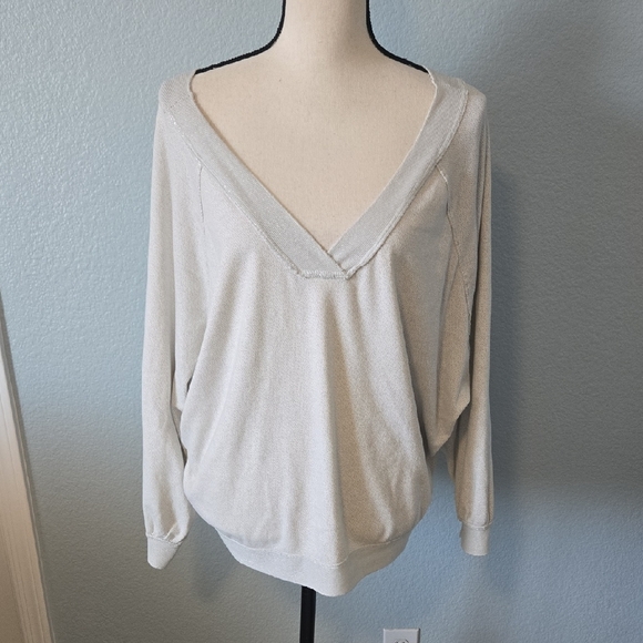 Brand Bazar Tops - BRAND BAZAR Long Sleeve Oversized Dolman Sleeves Vneck Pullover Top SZ One Size